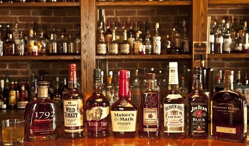 Quelle différence entre le bourbon et le whisky ?